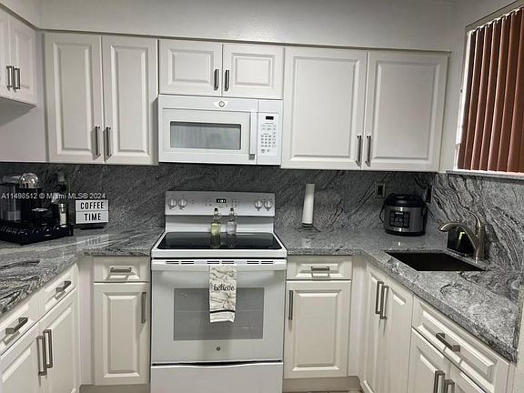 3rd image of 14951 SW 82nd Ln #17-305