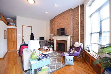 Rented by Street Realty Brokerage LLC