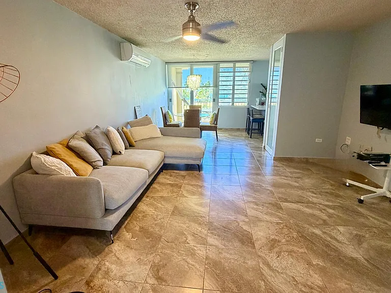 968 Casa Del Mnr #2-2012 — Photo 2