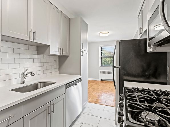 229 W Upsal St APT 609