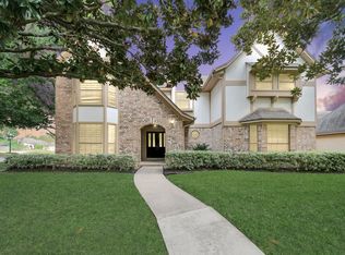 820 Wood Bridge Cir, Sugar Land, TX 77498