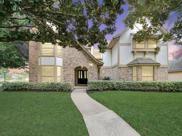 820 Wood Bridge Cir, Sugar Land, TX 77498