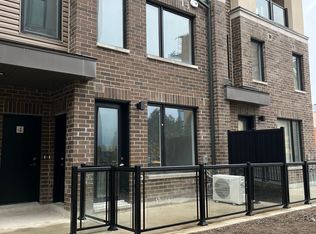 3409 Ridgeway Dr #3, Mississauga, ON L5L0B9