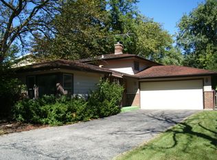 134 W Mulberry Rd, Deerfield, IL 60015