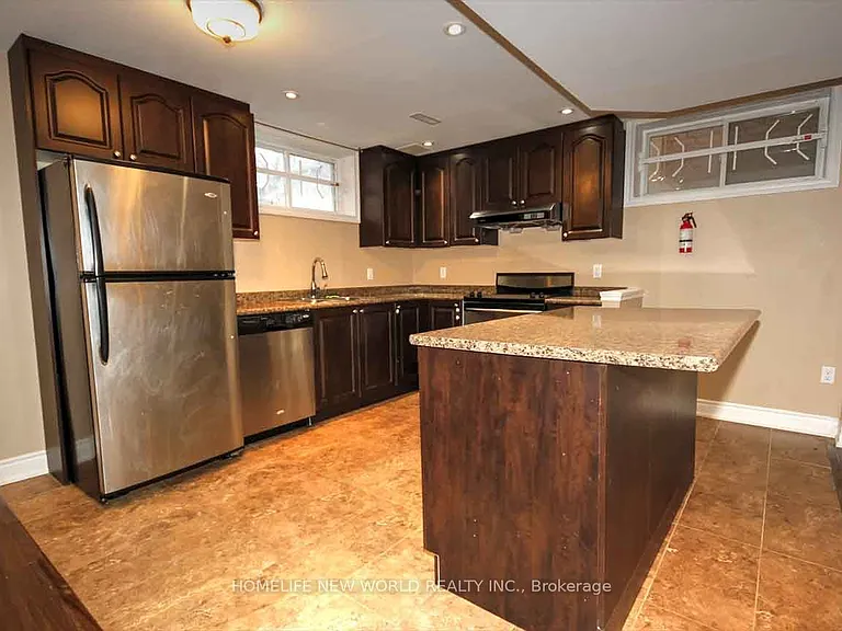 6 Mirrow Ct E — Photo 4