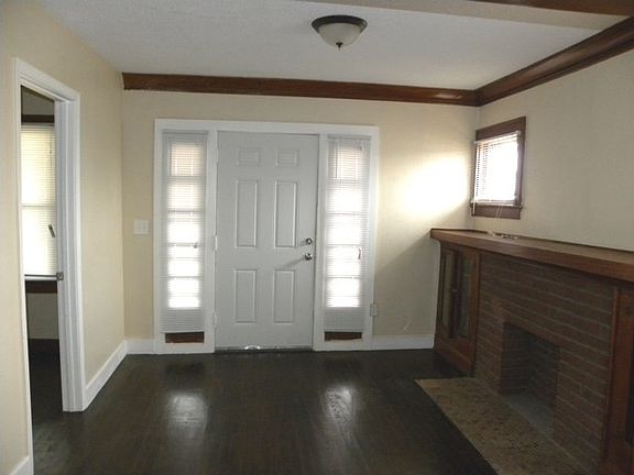 4th image of 2433 E 70th St