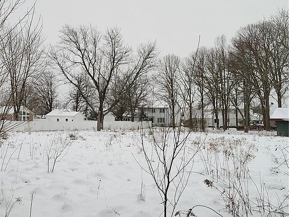 2nd image of 50 Briarwood Dr #13