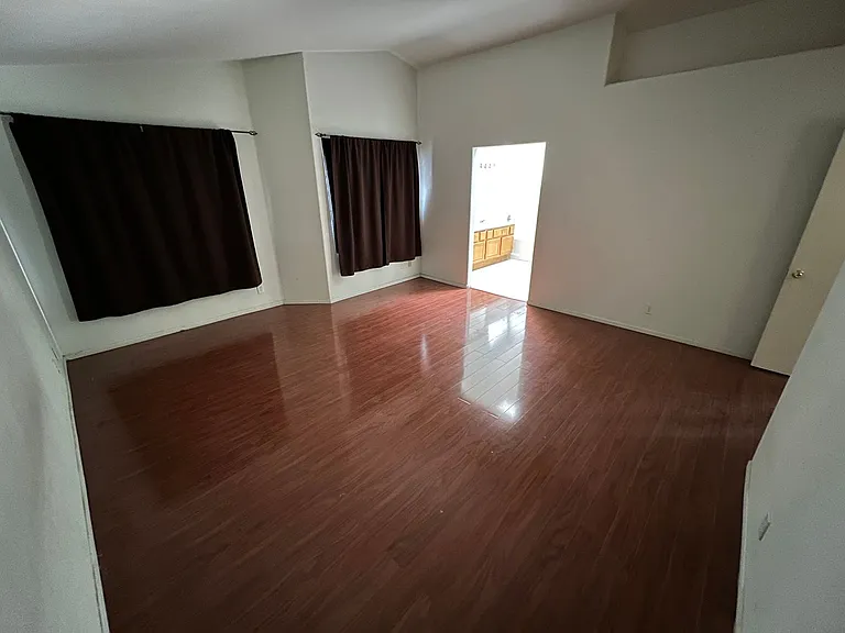 7834 Boxwood Ct — Photo 15