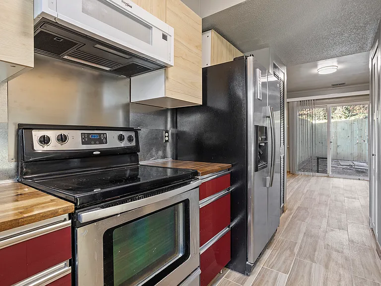 602 Dylan Ct — Photo 16