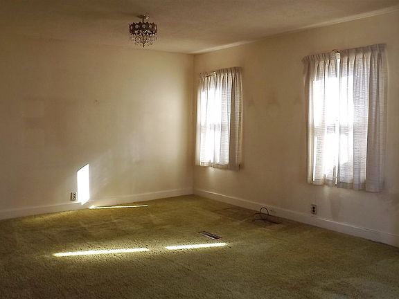 5th image of 405 W 29th St