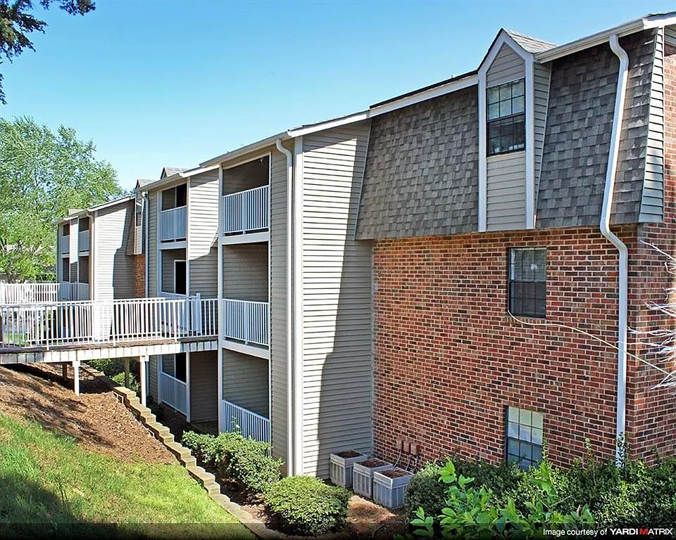 Roper Mountain Woods Apartments Phase 1 — Photo 2