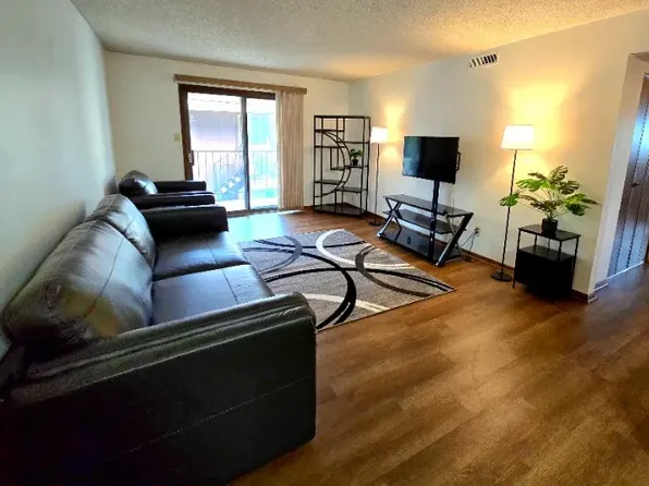 3034 SW Lydia Ave APT 211, Topeka, KS 66614