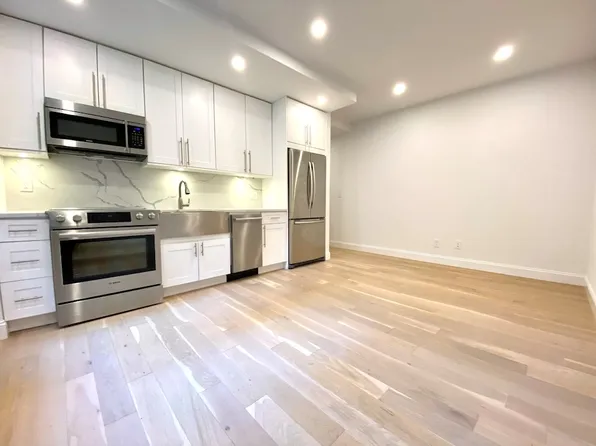 160 East 48th Street 13D image 2 of 23