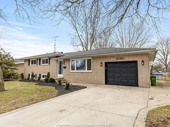 4th image of 4385 Huron Church Line Rd