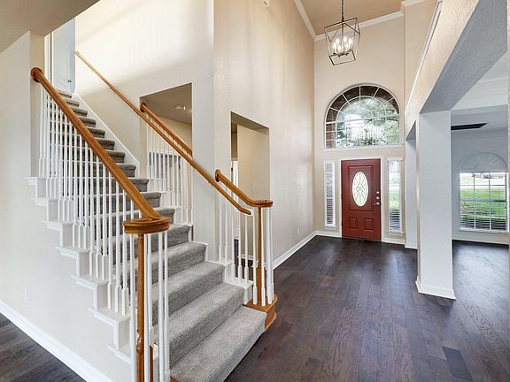 5th image of 10453 Ember Glen Dr