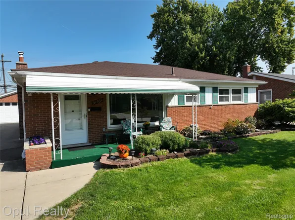 34934 Elmira St, Livonia, MI 48150