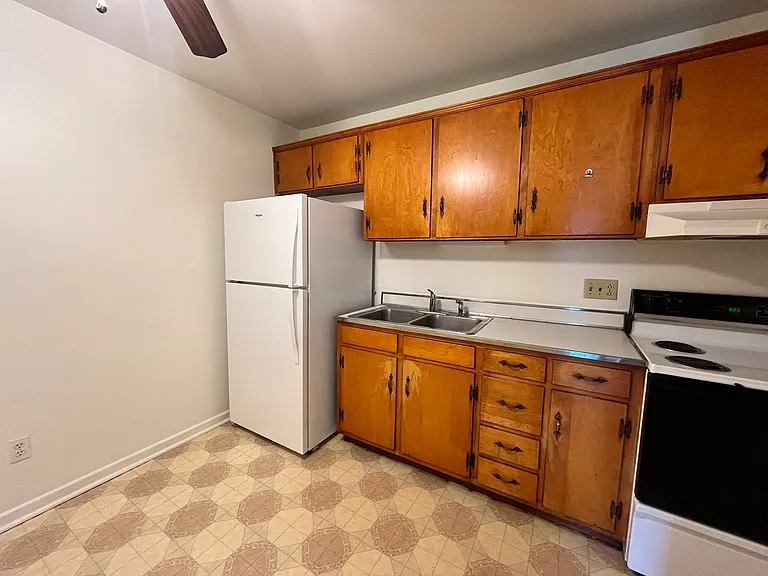 Salem VA 1 Bdrm Apt — Photo 20