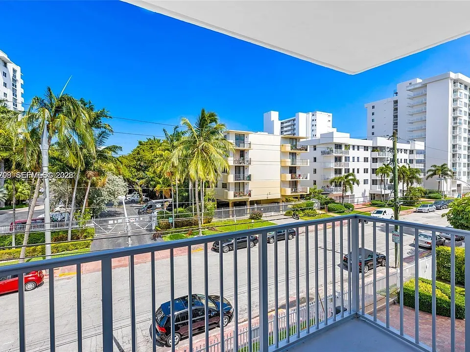 1674 Bay Rd #302