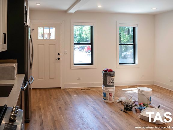2nd image of 1614 W Belle Plaine Ave #1