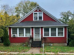 1225 7th St, Greenport, NY 11944