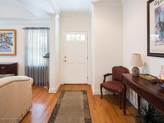 919 E Providencia Ave Burbank-large-006-