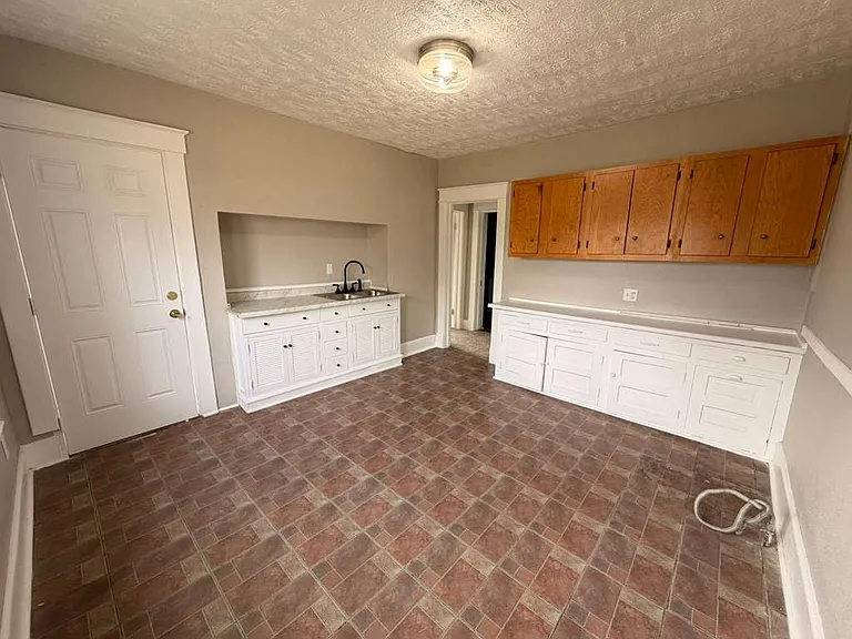 1063 Norwood Ave #2 — Photo 3