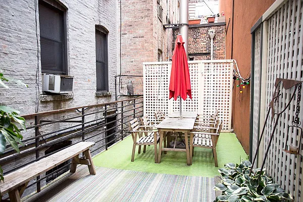 Rented by Yoreevo, LLC | media 27