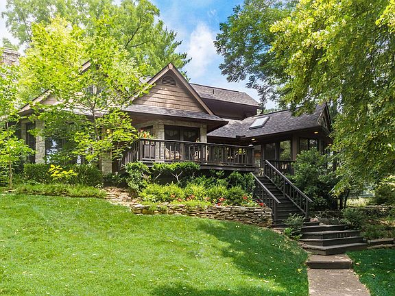 2nd image of 1164 Parkway Dr