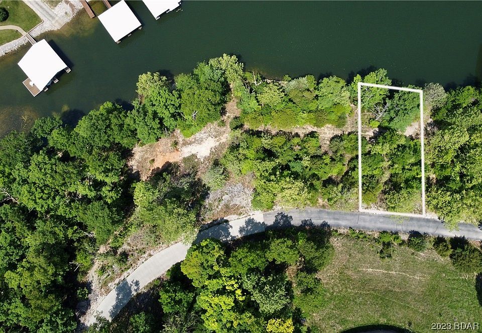 2nd image of 9 Galahad Ln