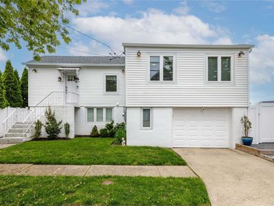 10 E Santa Barbara Road, Lindenhurst, NY, 11757
