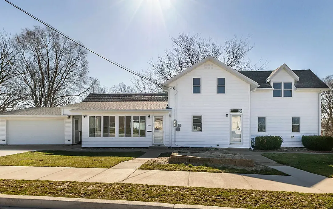 190 Beecher St — Photo 1