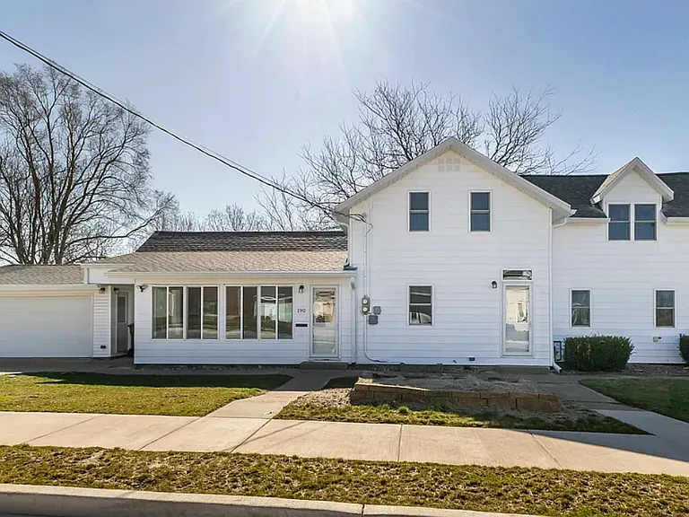 190 Beecher St — Photo 1