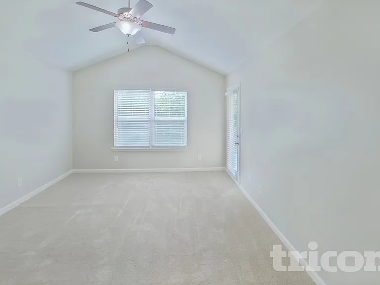 355 Meadow Vista Ln — Photo 7