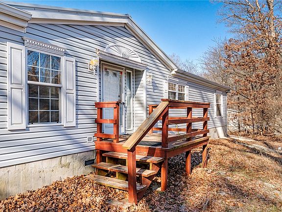 2nd image of 33 Skyview Ln