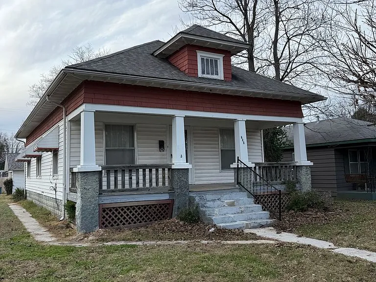 232 S Patterson Ave — Photo 2