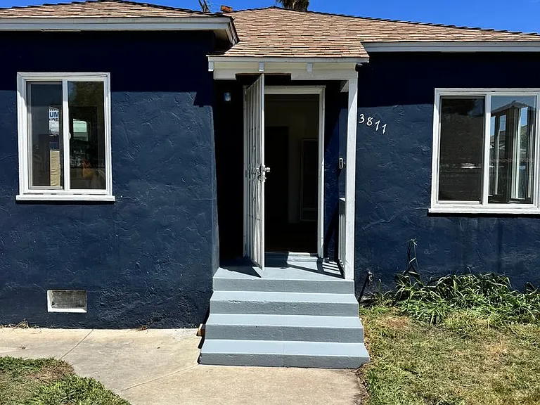 3877 Chamoune Ave — Photo 2