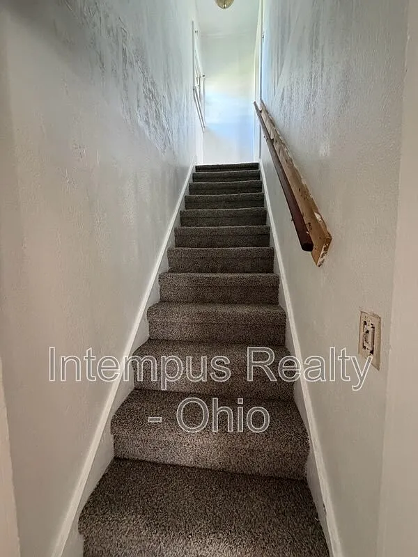 2 bed, 1.0 bath, 1088 sqft, $900 — Photo 3