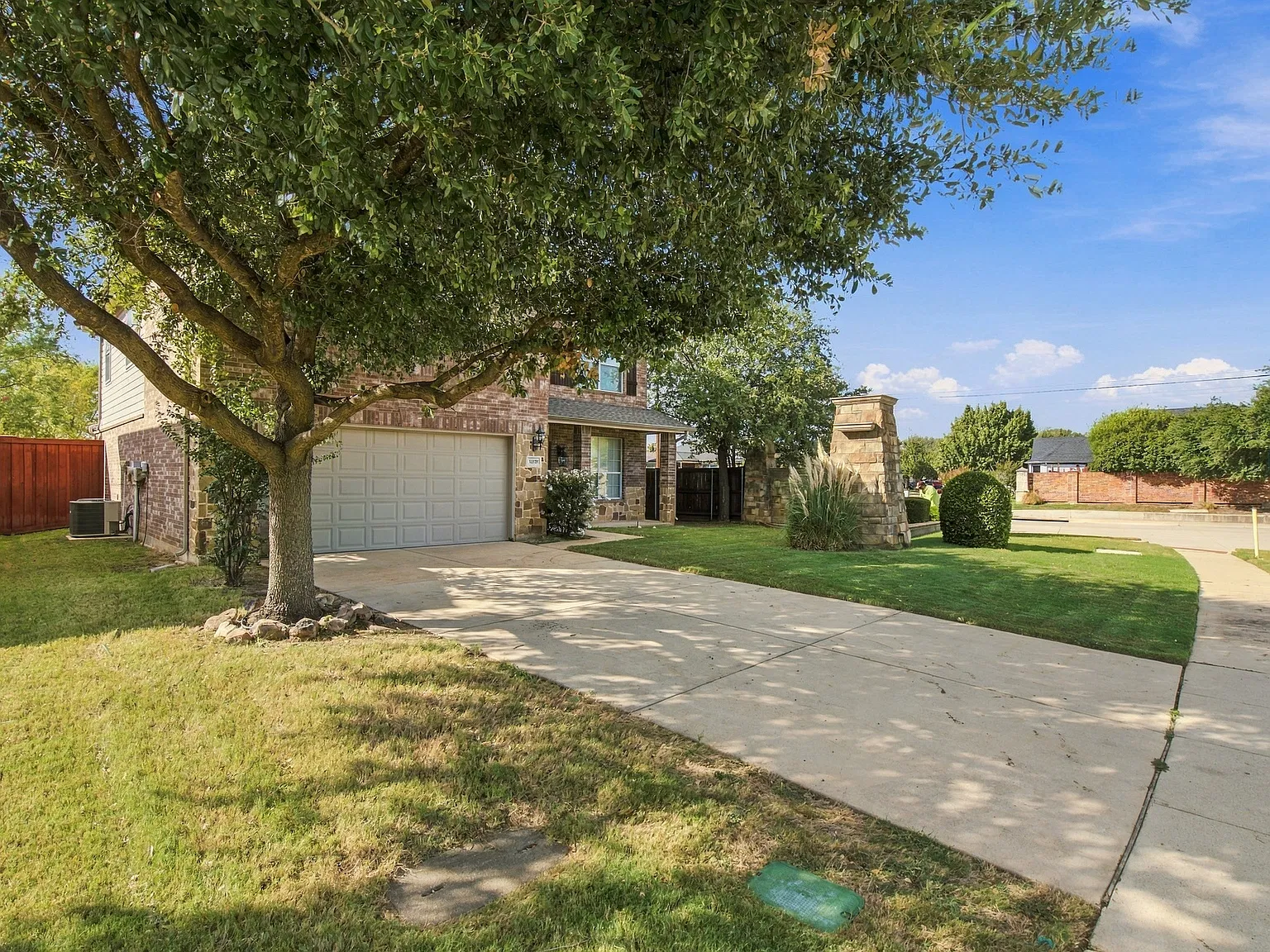 3 bed, 2.5 bath, 2686 sqft, $2,550 — Photo 2