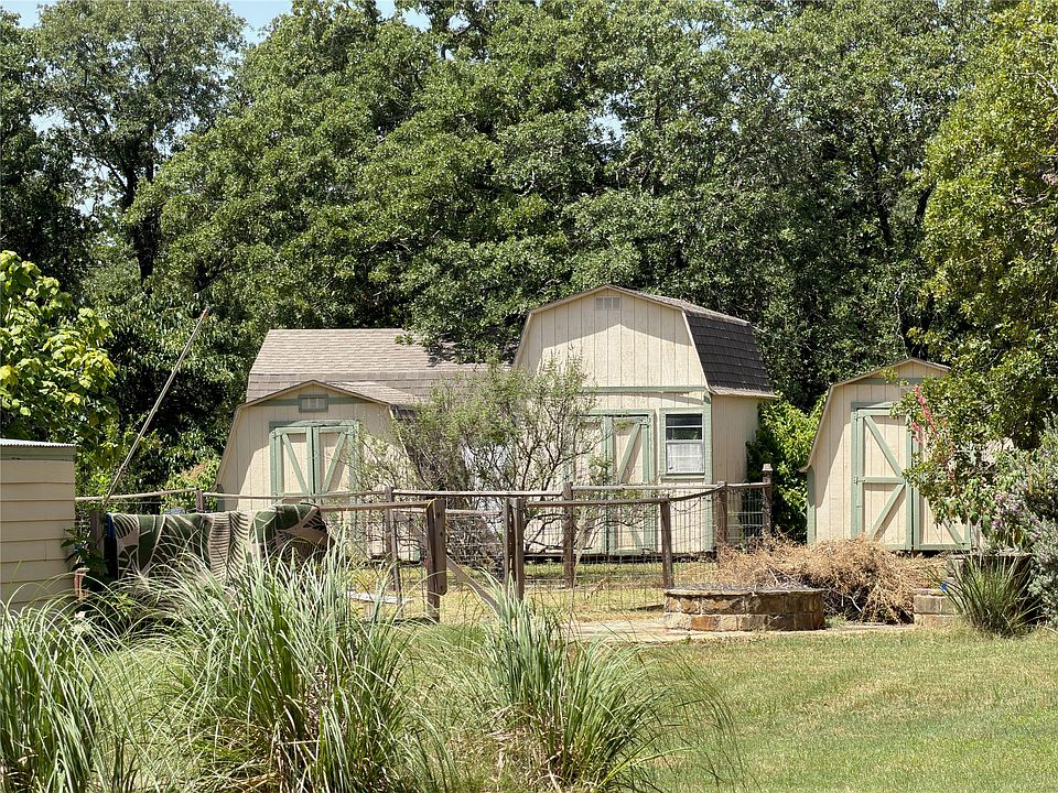 2nd image of 3903 Brushy Rd