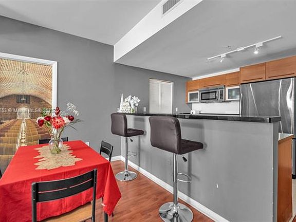 4th image of 244 Biscayne Blvd APT 1410