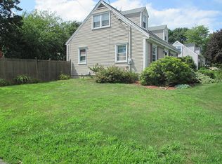 15 Briarfield Dr, Stratford, CT 06614