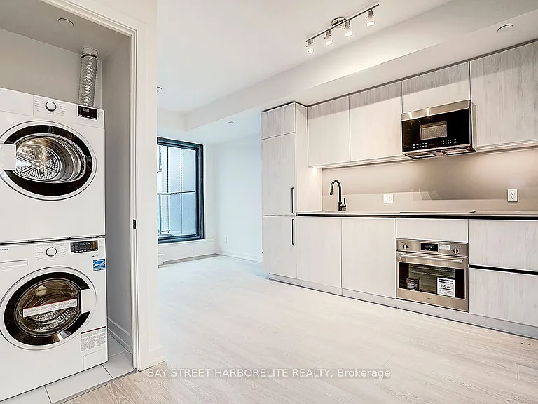 35 Parliament St #227 — Photo 6