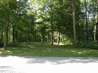 162 Westshore Ct UNIT 16, Douglas, MI 49406