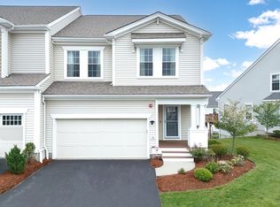 19 Locust Ln #19, Hopkinton, MA 01748