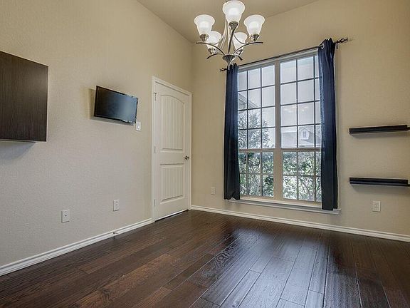 5th image of 1706 Grey Willow Ln
