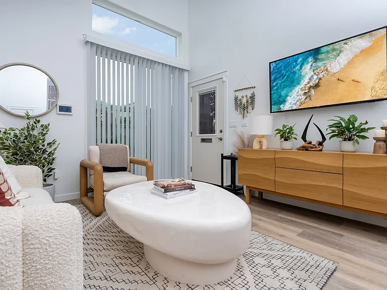 Adora Townhomes — Photo 4
