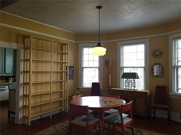 5th image of 306 E Hayes Ave