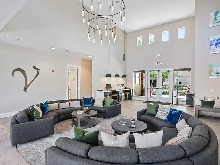 Villagio Luxury Apartments — Photo 32