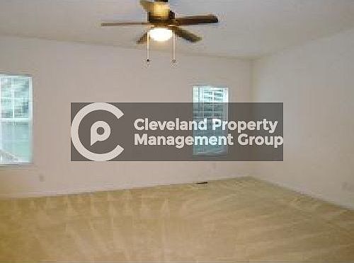 4th image of 530 Gentry Cir W