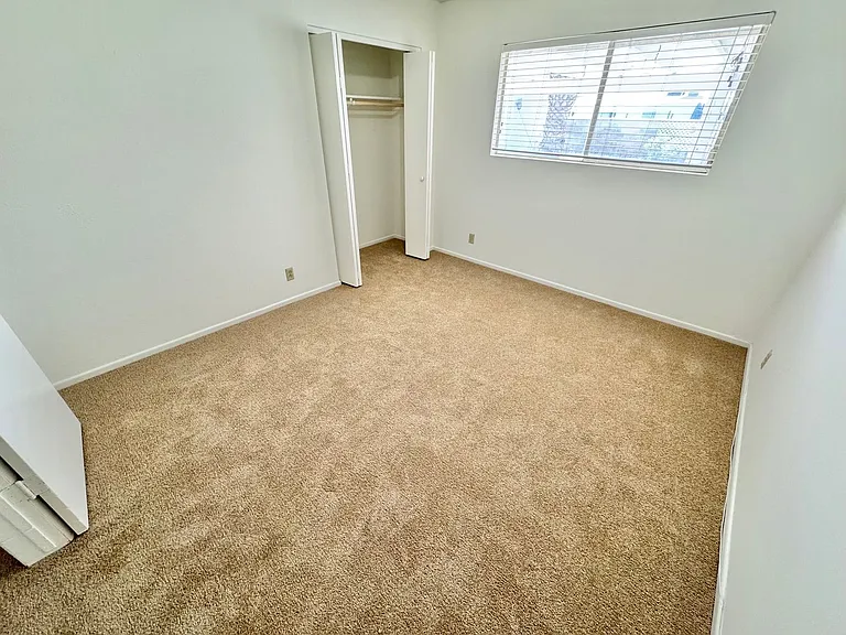 2913 Colanthe Ave — Photo 11